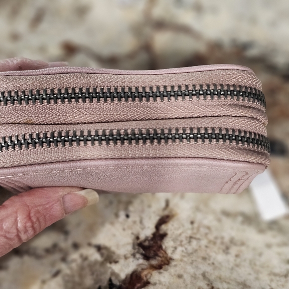 Universal Thread Mini Wallet NWOT - Picture 2 of 6